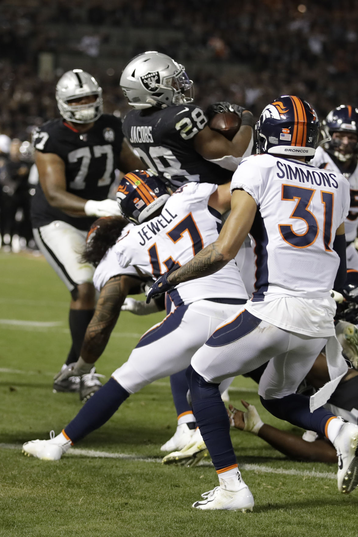 Broncos Raiders Football